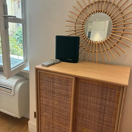 Appartement Elegant On A Quiet Street In Old Town Antibes
