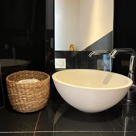 Appartement Elegant On A Quiet Street In Old Town