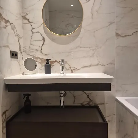 Appartement Elegant On A Quiet Street In Old Town Antibes