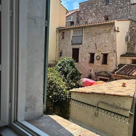 Elegant On A Quiet Street In Old Town Appartement