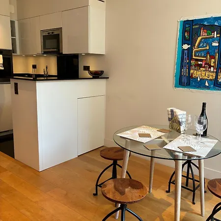 Appartement Elegant On A Quiet Street In Old Town
